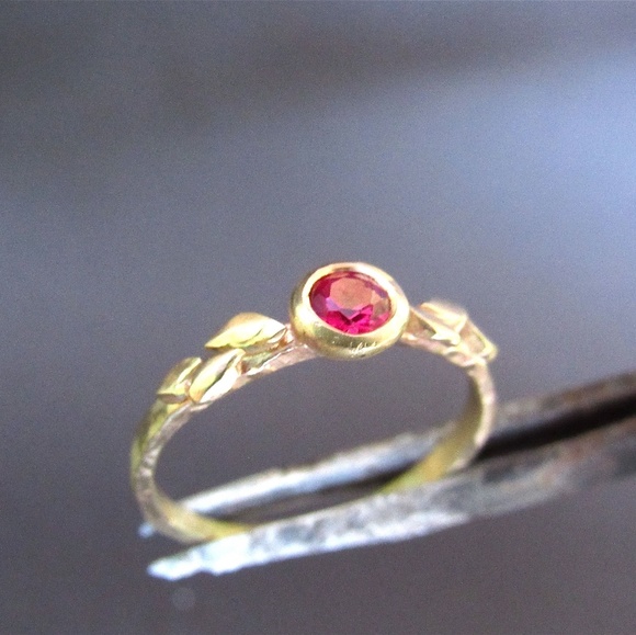 14K yellow solid gold ring set with ruby. handmade - Picture 5 of 8